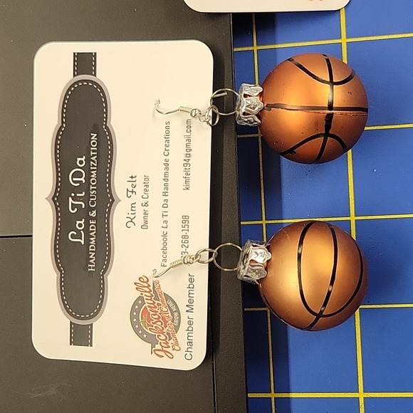 La Ti Da Handmade Creations Jewelry - BasketBall Earrings 1.25" Silver Tone Accent